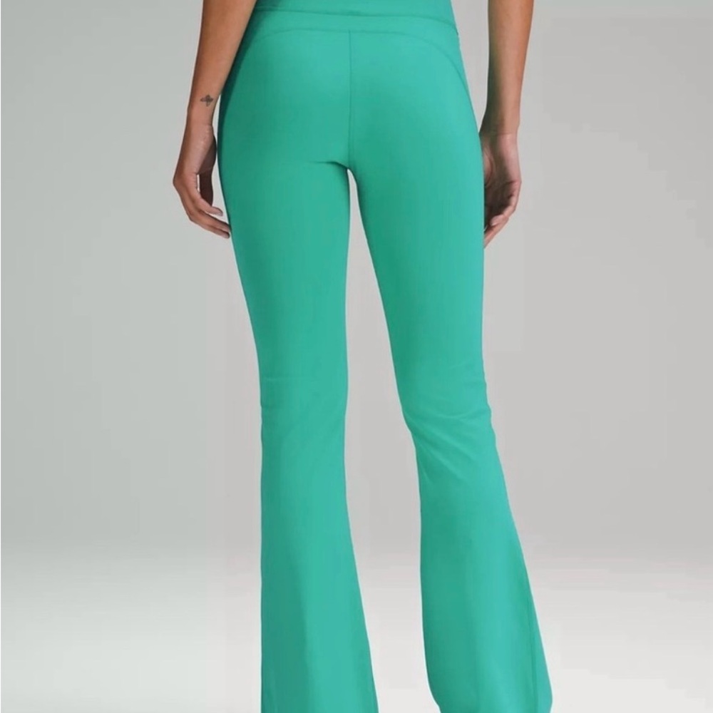 Lululemon Groove SHR Flare Pant Kelly Green Size 0 | Super High-Rise | NWT